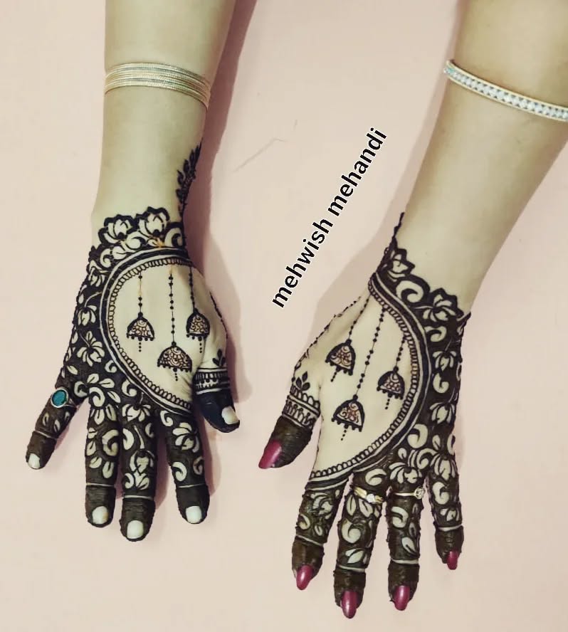 Mehndi design in progress